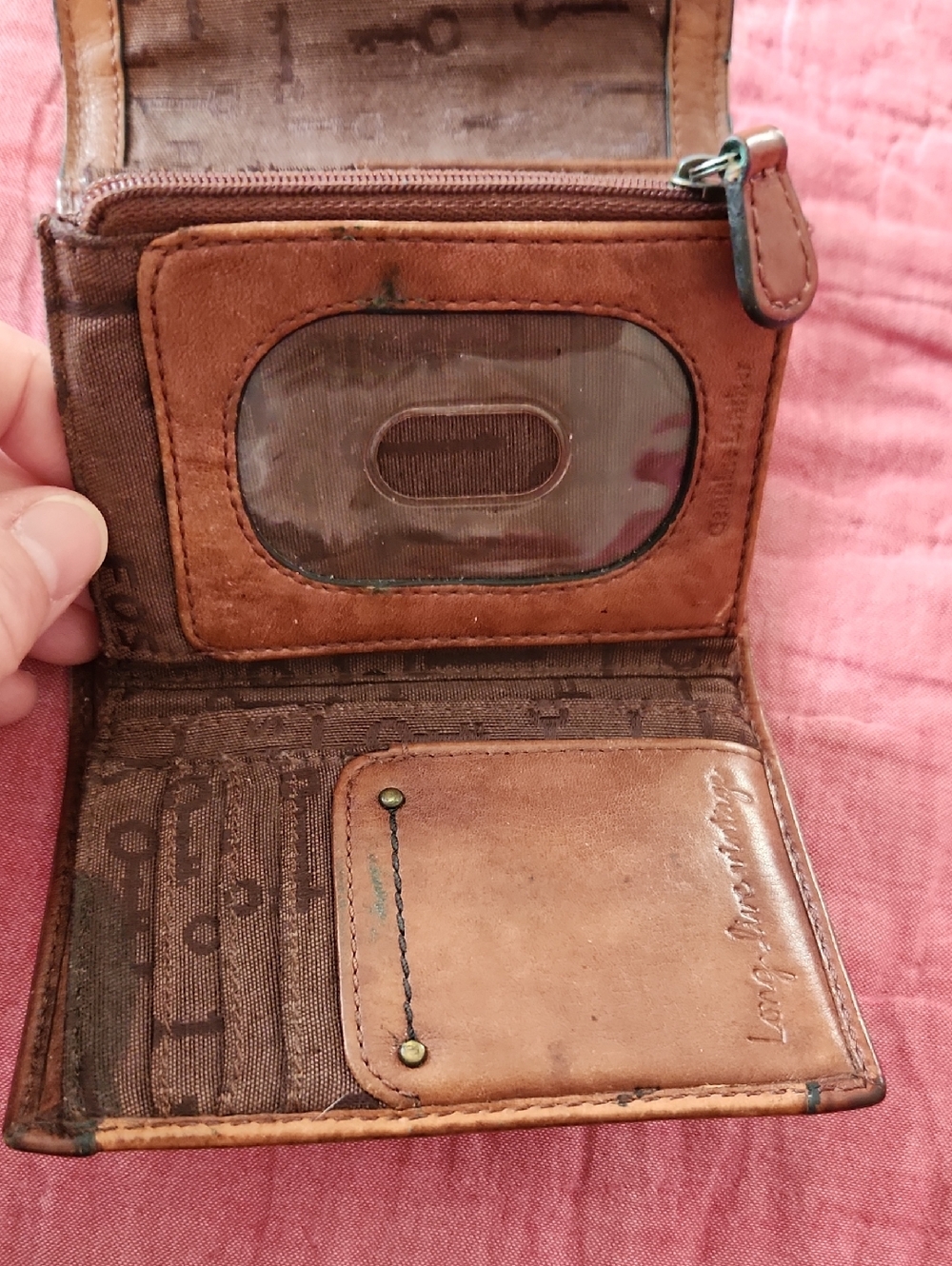 Vintage Classic Fossil Women's Tan & Brown Leather Compact Wallet - Picture 5 of 13